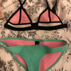 TRIANGL SWIMSUIT TOP AND BOTTOM
